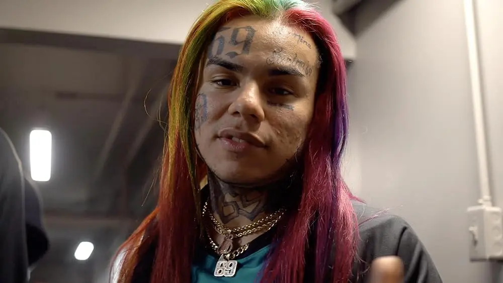 6ix9ine Has Zero Shame Flexing His Ankle Monitor While Teasing Comeback Music