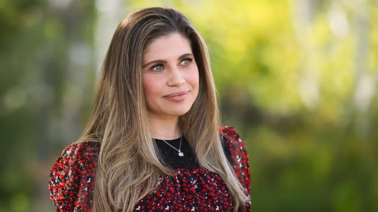 Danielle Fishel of 'Boy Meets World' Reveals Breast Cancer Diagnosis