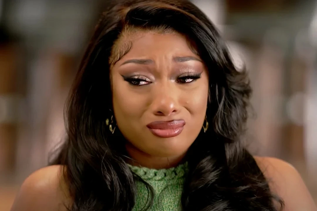 Megan Thee Stallion Breaks Down In Tears On Stage During Moulin Rouge Performance Hours After Klay Thompson Breakup