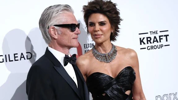 Lisa Rinna Turns Heads At Elton John Oscars Party With Daring Outfit