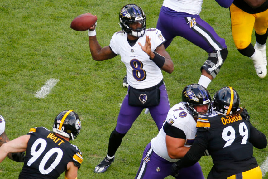 Ravens vs Chiefs Week 4 Lamar Jackson in action